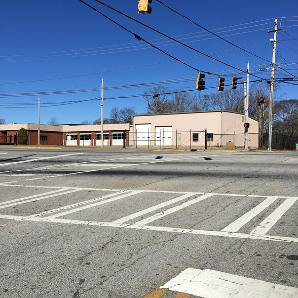1445 Cleveland Ave, East Point, GA à vendre - Photo de l’immeuble – Image 2 sur 11