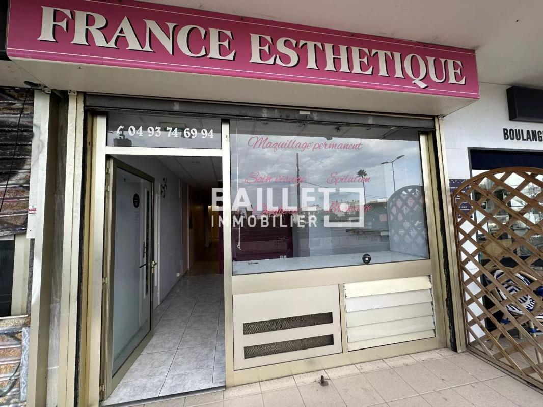 Local commercial dans Antibes à louer Photo de l’immeuble– Image 1 sur 10