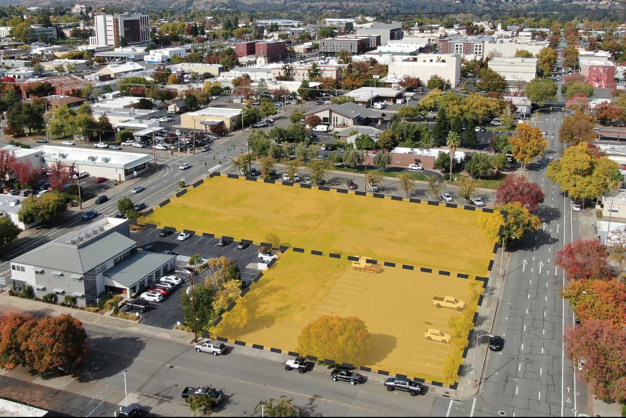 2010 & 2032 Pine St, Redding, CA à vendre Aérien– Image 1 sur 6