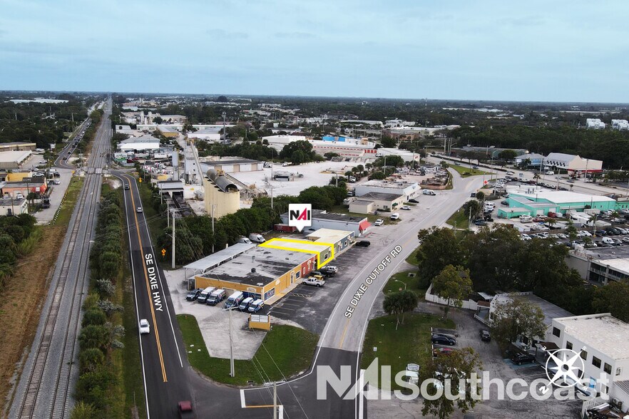 1205-1217 SE Dixie Cutoff Rd, Stuart, FL à louer - Photo de l’immeuble – Image 3 sur 8