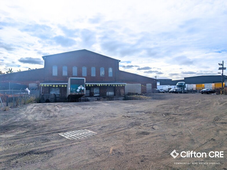 5 Slater Dr, Elizabeth, NJ à vendre - Photo de l’immeuble – Image 3 sur 9