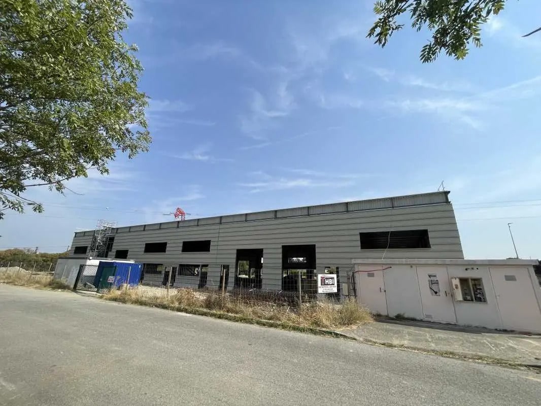 Local d'activités dans Portet-sur-Garonne à vendre Photo de l’immeuble– Image 1 sur 8