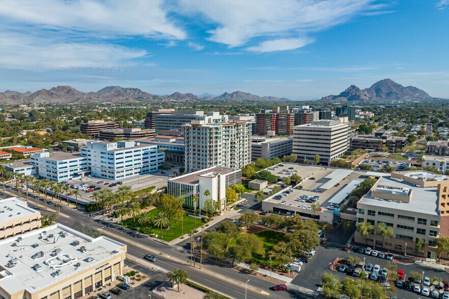 4747 N 22nd St, Phoenix, AZ à louer - Aérien – Image 1 sur 25