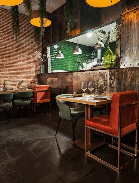 Calle de la Infanta Mercedes, Madrid, Madrid à louer - Photo de l’immeuble – Image 3 sur 6