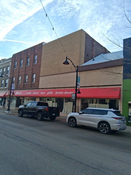 108-112 E Main St, Belleville, IL à vendre - Photo de l’immeuble – Image 2 sur 17