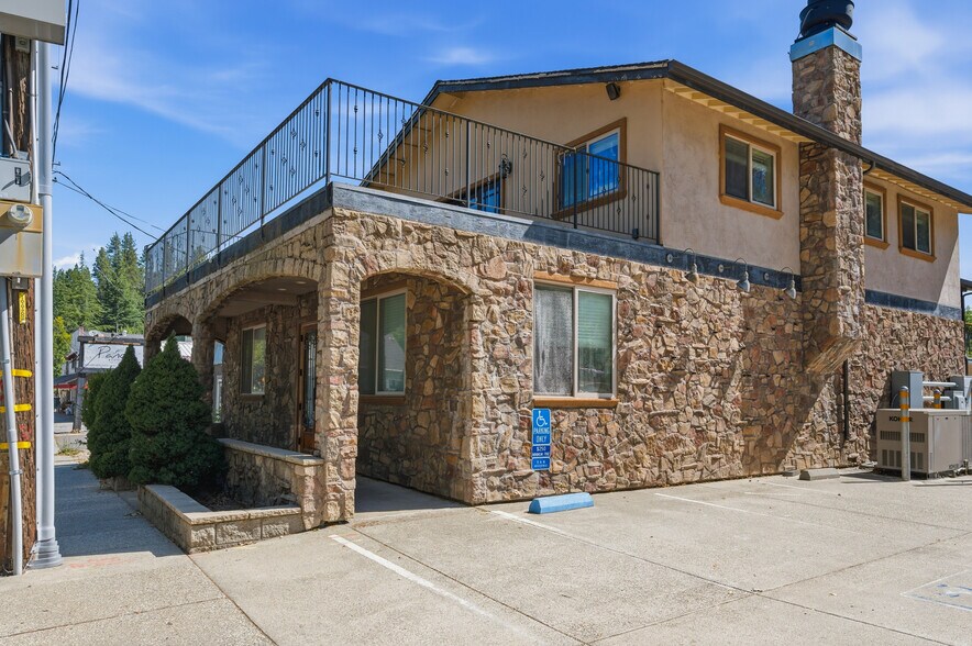 450 Colfax Ave, Grass Valley, CA à vendre - Photo de l’immeuble – Image 2 sur 26