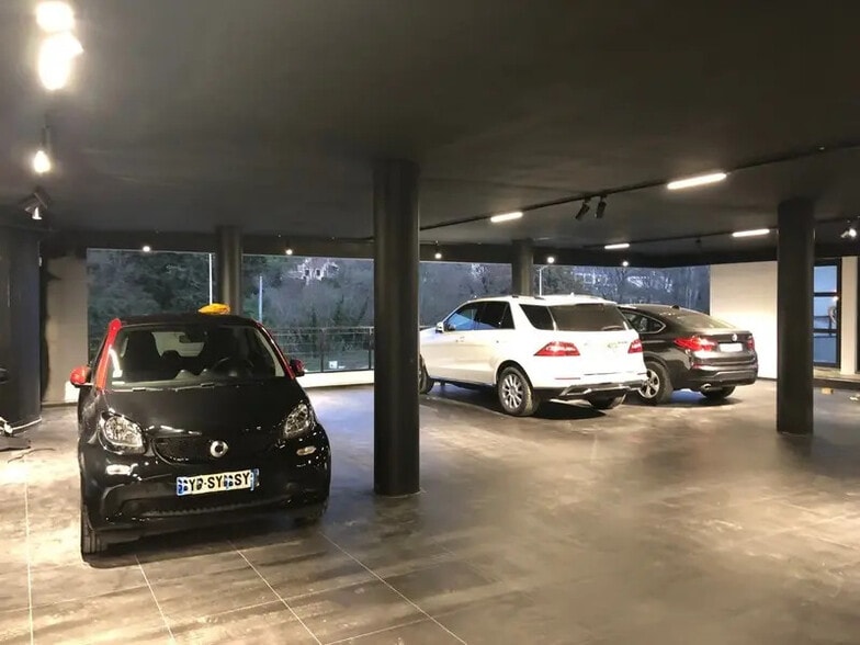 Local commercial dans La Colle-sur-Loup à louer - Photo de l’immeuble – Image 1 sur 3