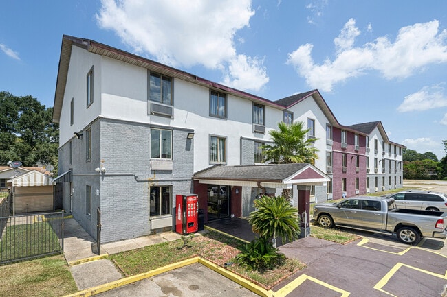 Plus de détails pour 2224 NE Evangeline Trwy, Lafayette, LA - Hôtellerie aux enchères