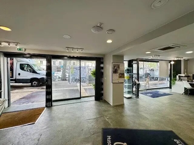 Local commercial dans Paris à louer - Photo de l’immeuble – Image 2 sur 11