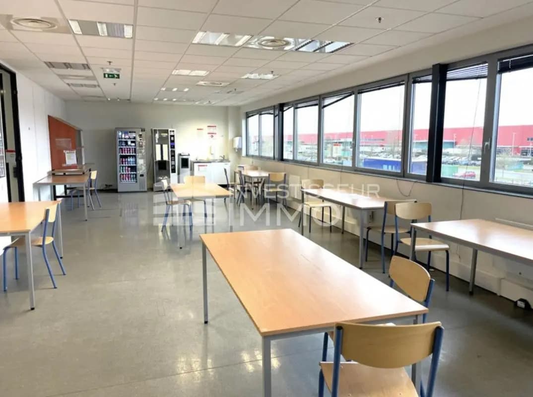 Industriel/Logistique dans Le Coudray-Montceaux à louer Photo intérieure– Image 1 sur 4