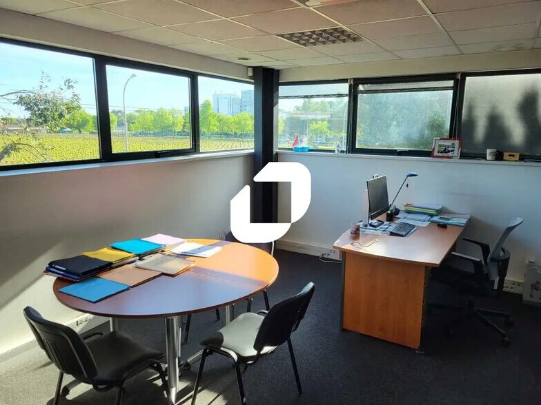 Bureau dans Pessac à louer - Photo de l’immeuble – Image 1 sur 10