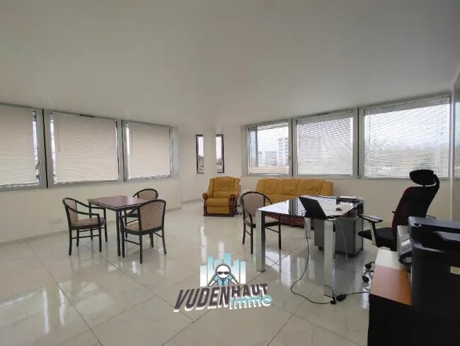 Plus de détails pour Bureau à vendre