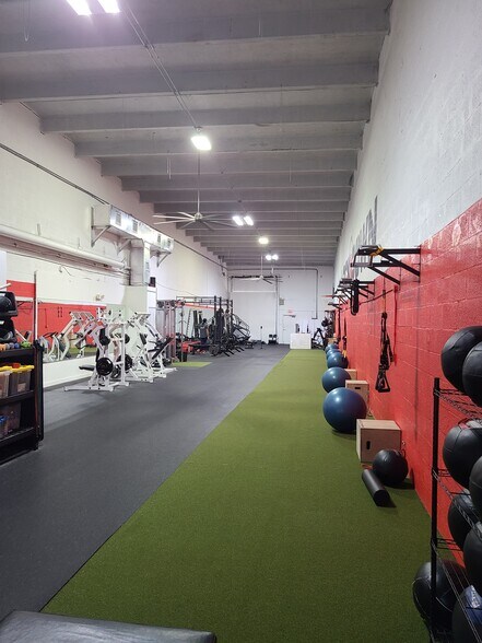 4980 NW 165th St, Miami Gardens, FL à vendre - Photo intérieure – Image 3 sur 6