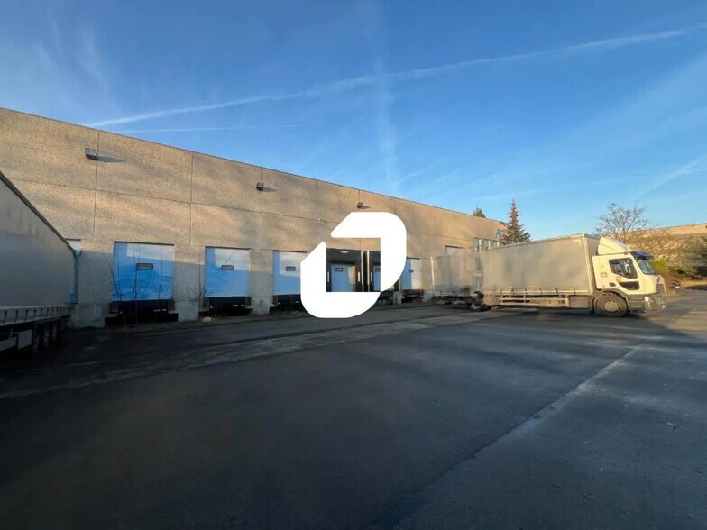 Bureau dans Roncq à louer - Photo de l’immeuble – Image 3 sur 17