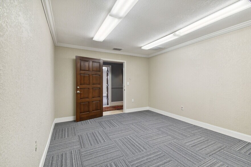 1137 Bartow Rd, Lakeland, FL à louer - Photo de l’immeuble – Image 3 sur 34