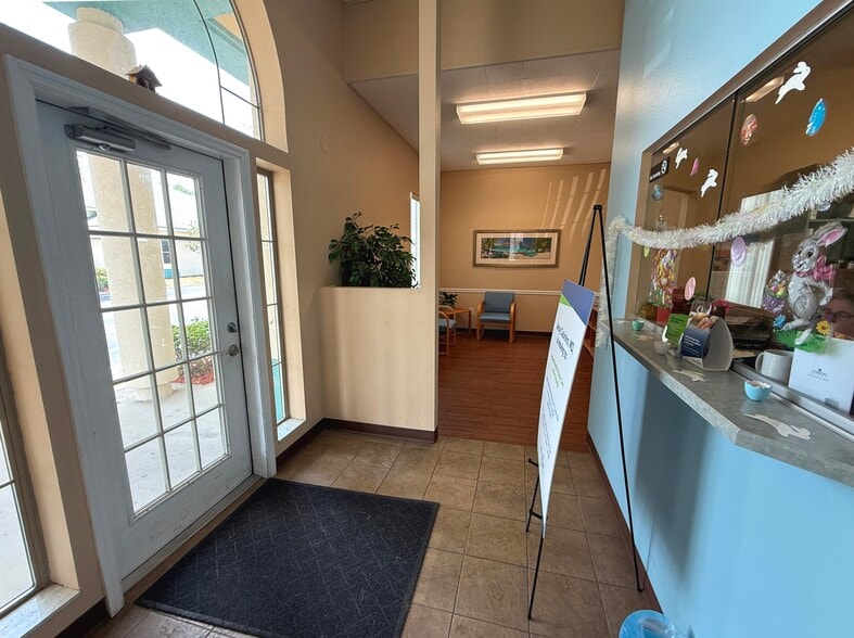 290 Clyde Morris Blvd, Ormond Beach, FL à louer - Photo intérieure – Image 2 sur 8