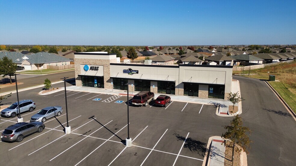 13600 N Piedmont Rd, Piedmont, OK à louer - Photo principale – Image 1 sur 8