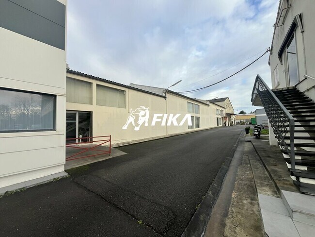 Plus de détails pour Local commercial à vendre