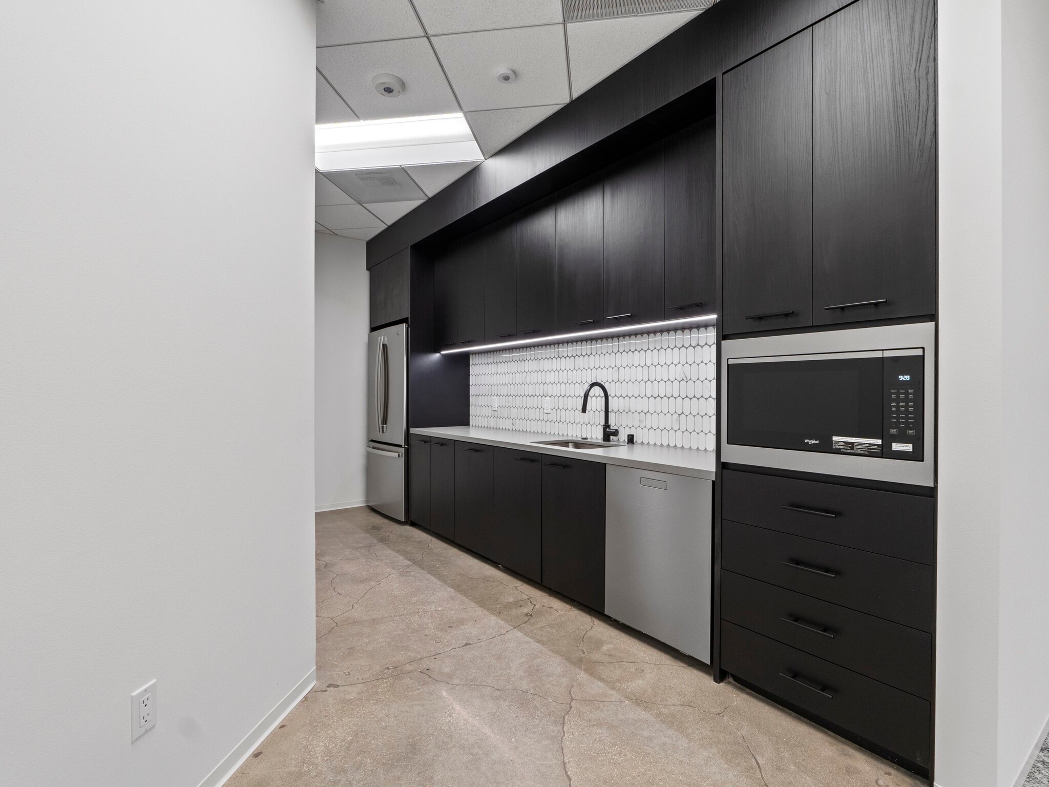 19800 MacArthur Blvd, Irvine, CA à louer Photo intérieure– Image 1 sur 6