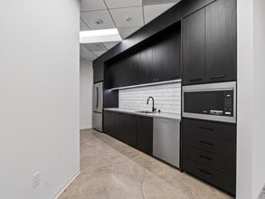 19800 MacArthur Blvd, Irvine, CA à louer Photo intérieure– Image 2 sur 6