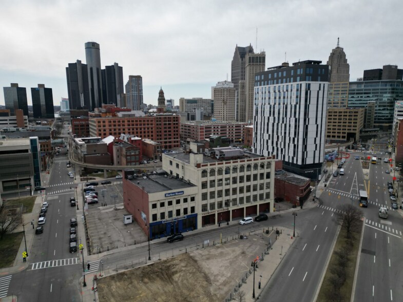 426 Clinton St, Detroit, MI à louer - Photo de l’immeuble – Image 3 sur 8