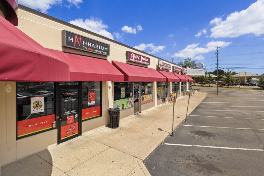 6670-6678 Arlington Blvd, Falls Church, VA à louer - Photo de l’immeuble – Image 2 sur 15