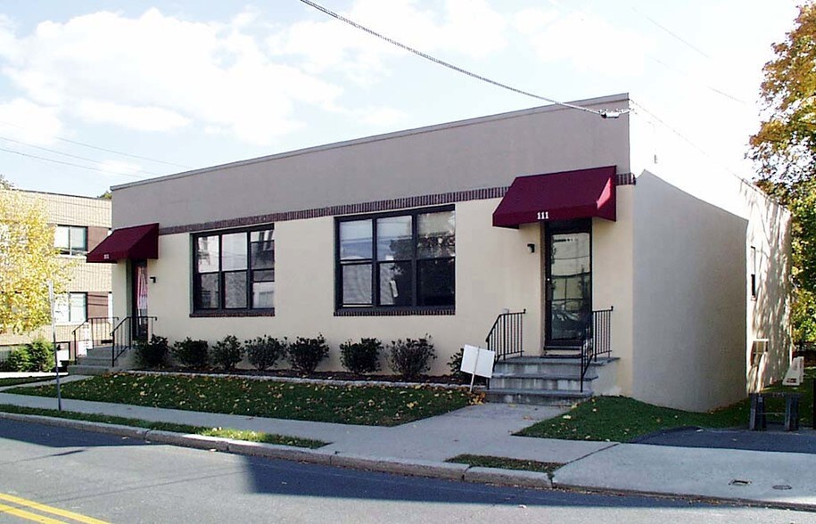 111 Calvert St, Harrison, NY à louer - Photo de l’immeuble – Image 2 sur 5