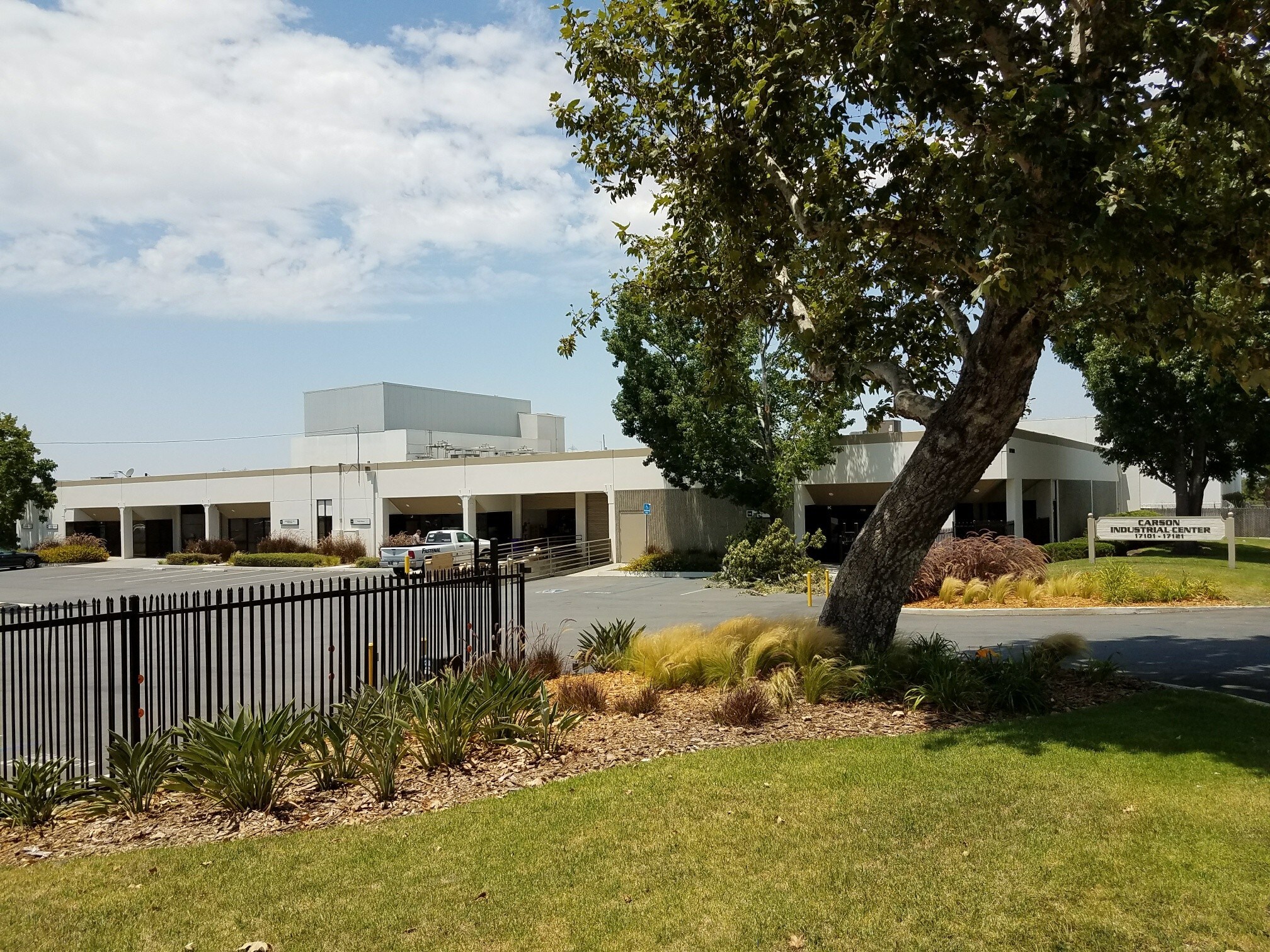 17101-17121 Central Ave, Carson, CA à louer Photo principale– Image 1 sur 15