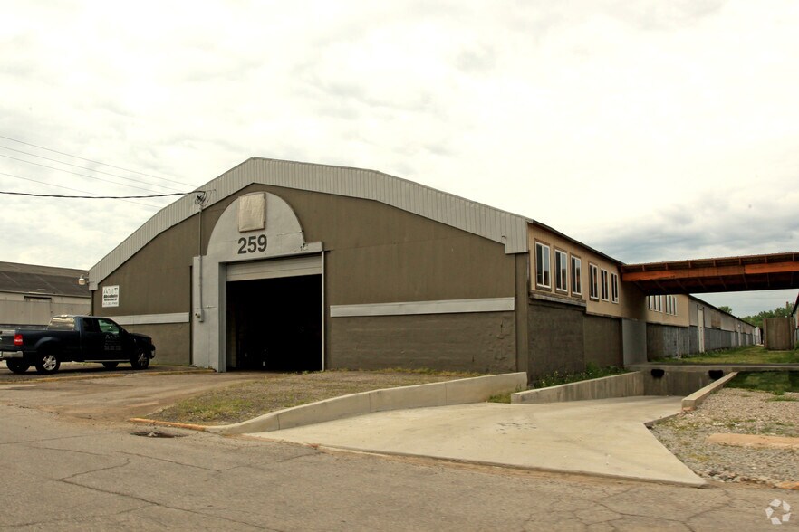 259 America Pl, Jeffersonville, IN à louer - Photo de l’immeuble – Image 2 sur 2