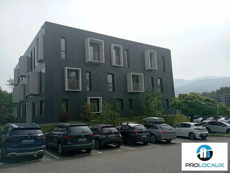 Bureau dans Meylan à louer - Photo de l’immeuble – Image 1 sur 11