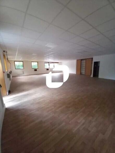 Bureau dans Châtillon à louer - Photo intérieure – Image 1 sur 9