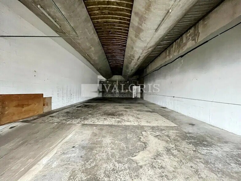 Local d'activités dans Saint-Priest à vendre - Photo intérieure – Image 3 sur 4