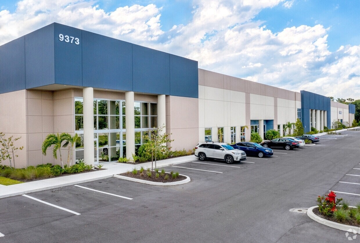 9373 Laredo Ave, Fort Myers, FL à louer Photo intérieure– Image 1 sur 2