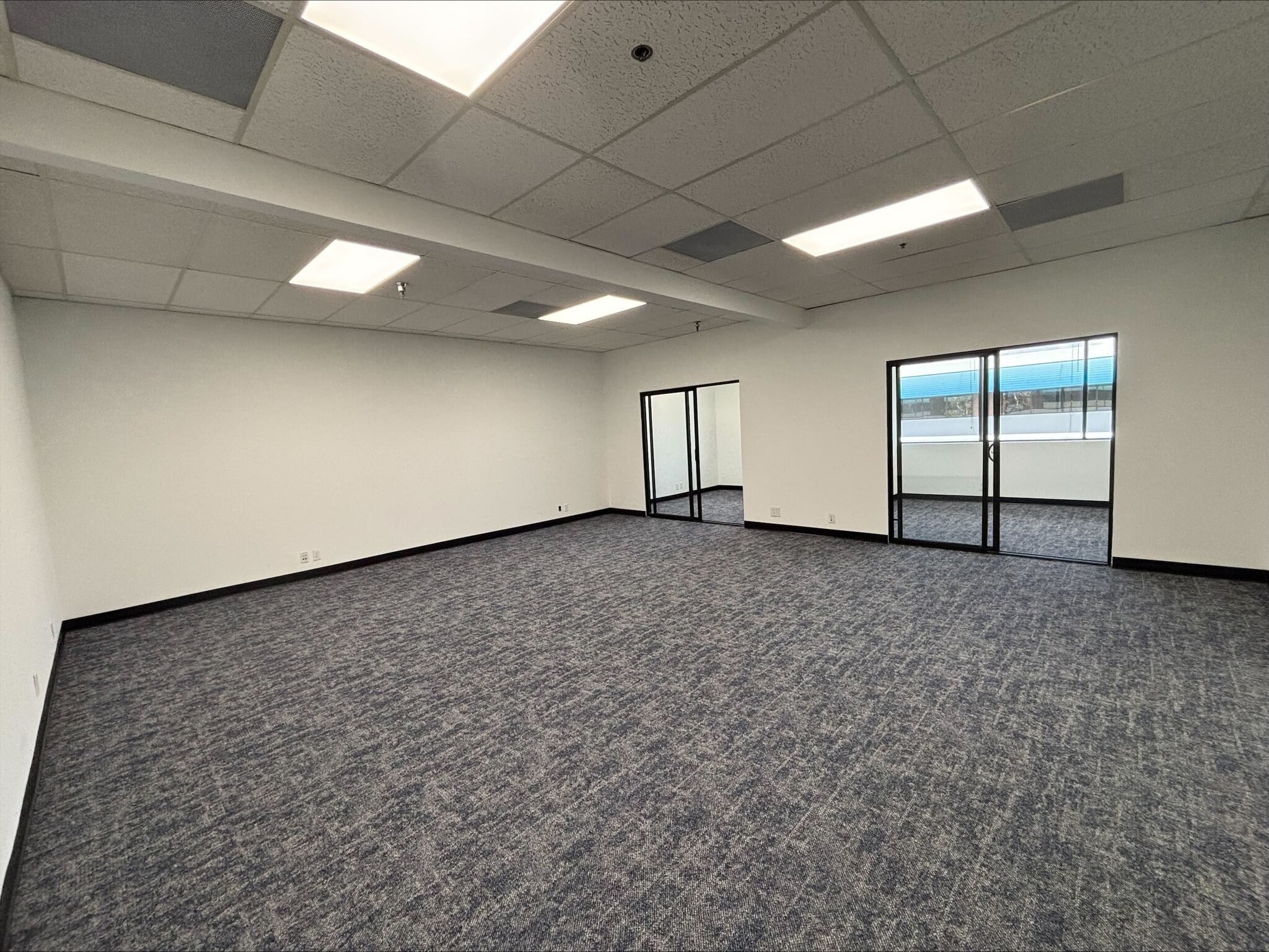 357 Van Ness Way, Torrance, CA à louer Photo intérieure– Image 1 sur 2