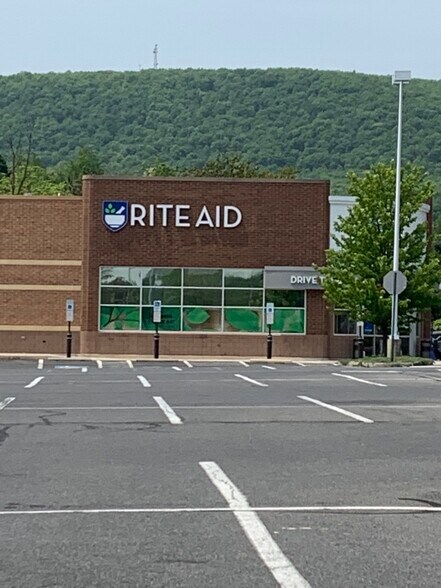 385 Highway 512, Bangor, PA à louer - Photo de l’immeuble – Image 3 sur 5