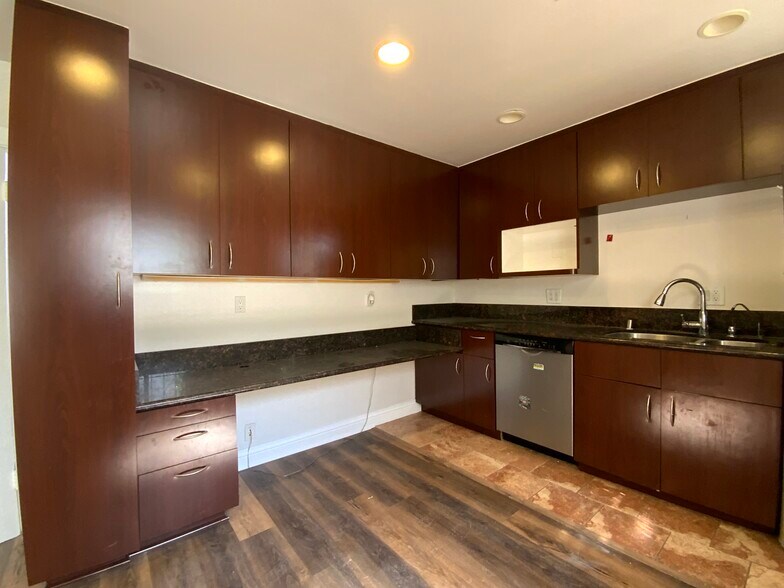 636-642 N Larchmont Blvd, Los Angeles, CA à louer - Photo de l’immeuble – Image 2 sur 10