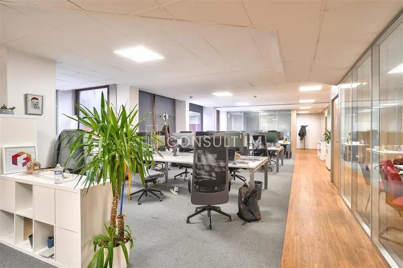 Bureau dans Saint-Cloud à vendre Photo intérieure– Image 1 sur 9