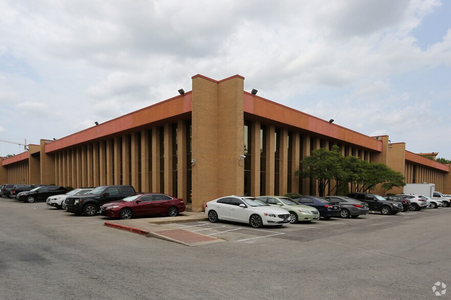 200 E Riverside Dr, Austin, TX à louer - Photo de l’immeuble – Image 2 sur 2