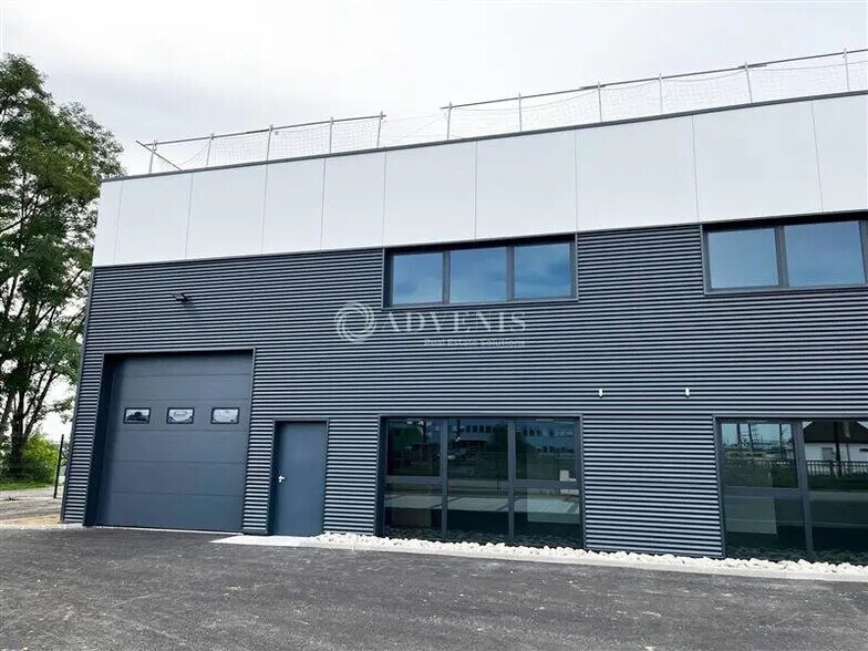 Local d’activités dans Souffelweyersheim à louer - Photo de l’immeuble – Image 1 sur 9