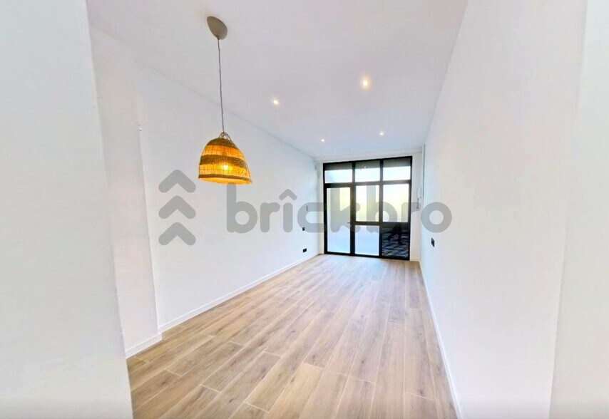Immeuble residentiel dans Barcelone, Barcelona à vendre - Photo de l’immeuble – Image 3 sur 4
