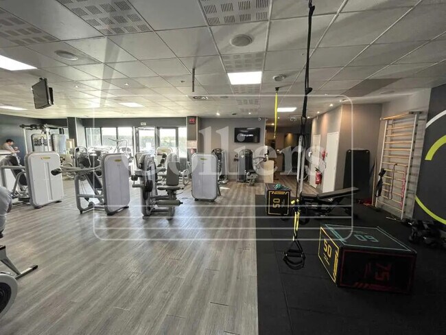 Plus de détails pour Local commercial à louer