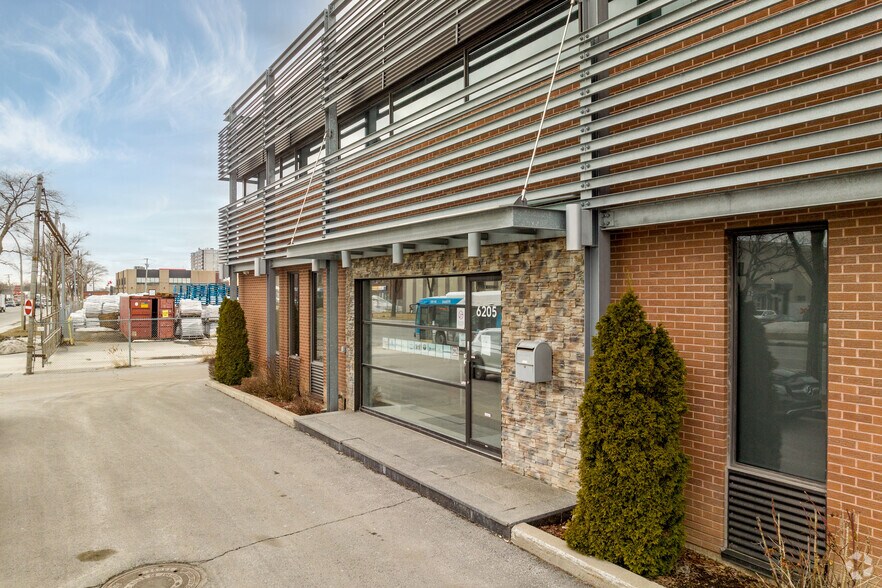 6205 Boul Des Grandes-Prairies, Montréal, QC à louer - Photo de l’immeuble – Image 2 sur 4