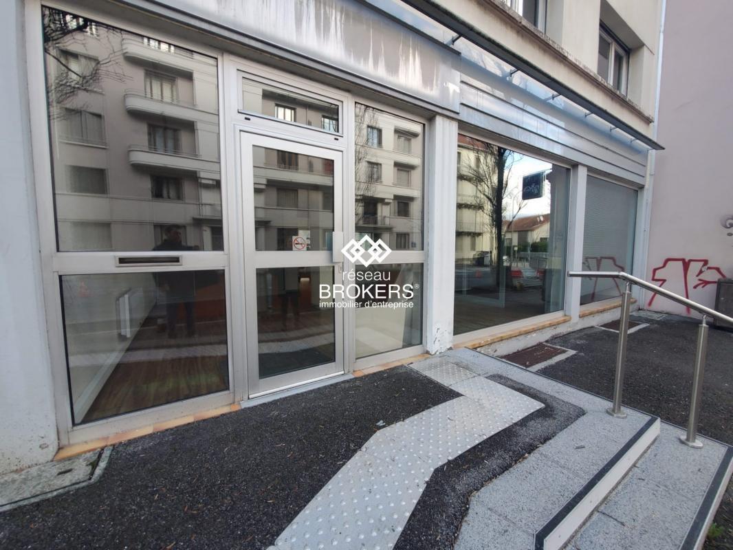 Local commercial dans Chambéry à vendre Photo de l’immeuble– Image 1 sur 8