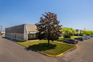 Plus de détails pour 2102-2150 32e Av, Montréal, QC - Industriel/Logistique à louer