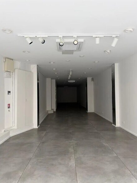 Local commercial dans Paris à louer - Photo intérieure – Image 1 sur 3