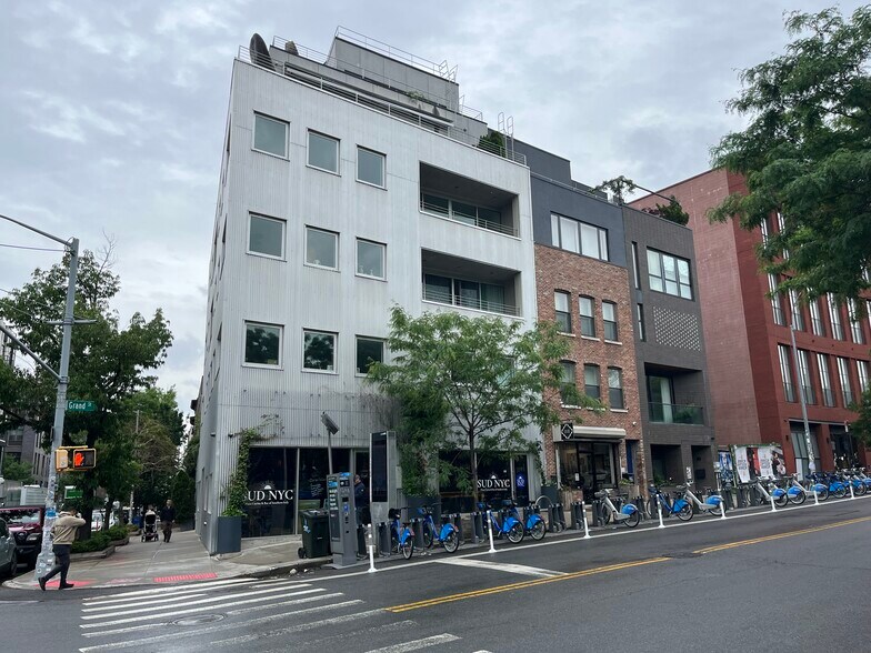 77-79 Grand St, Brooklyn, NY à vendre - Photo de l’immeuble – Image 1 sur 3