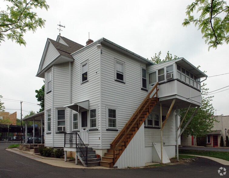 279 S Main St, Doylestown, PA à louer - Photo de l’immeuble – Image 2 sur 5