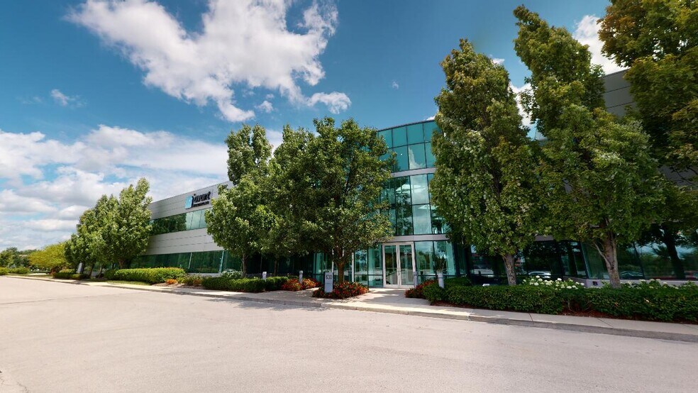 630 W Carmel Dr, Carmel, IN à louer - Photo de l’immeuble – Image 3 sur 33