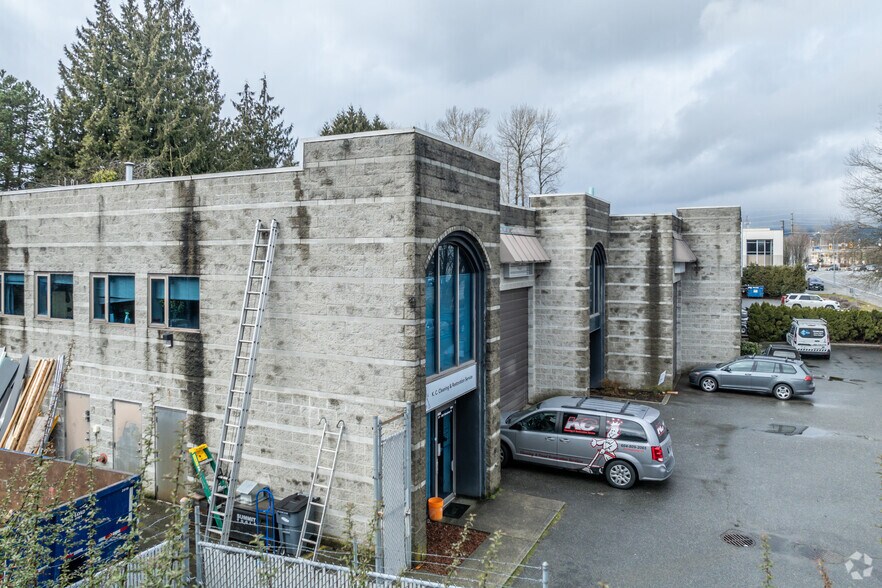 1921 Broadway St, Port Coquitlam, BC à louer - Photo principale – Image 1 sur 2