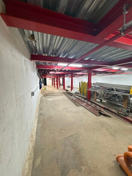 248 Boerum St, Brooklyn, NY à louer - Photo de l’immeuble – Image 3 sur 33